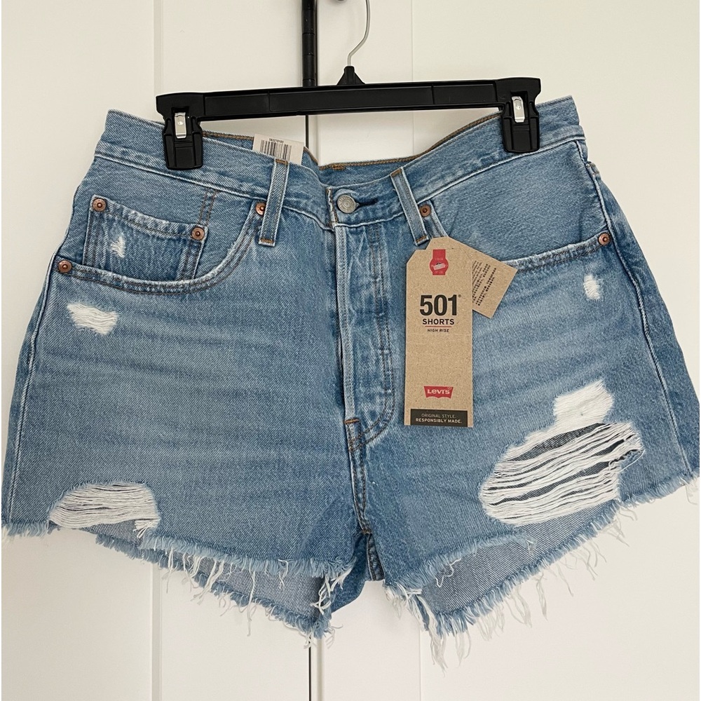 NWT Levi’s 501 Denim Shorts